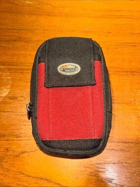 Lowepro Z20 Camera Bag Red & Black
